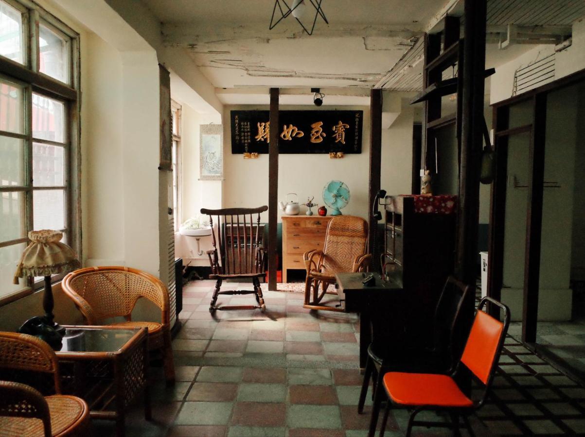 Neat Hostel Tainan Eksteriør billede